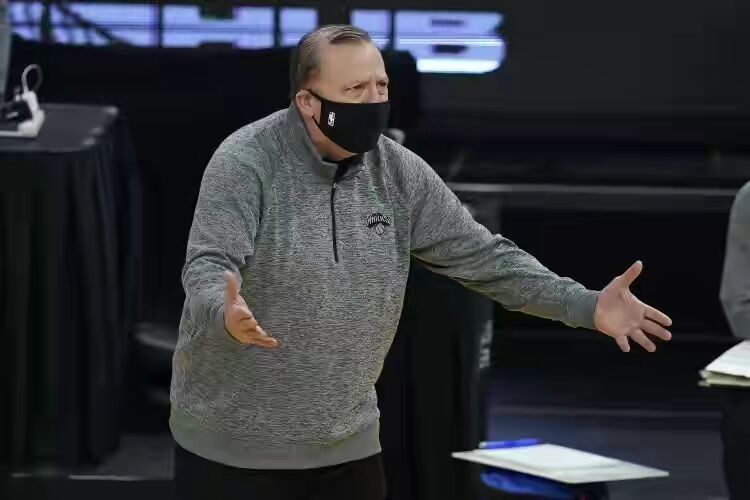  特雷杨30分难救主，老鹰负于尼克斯  
