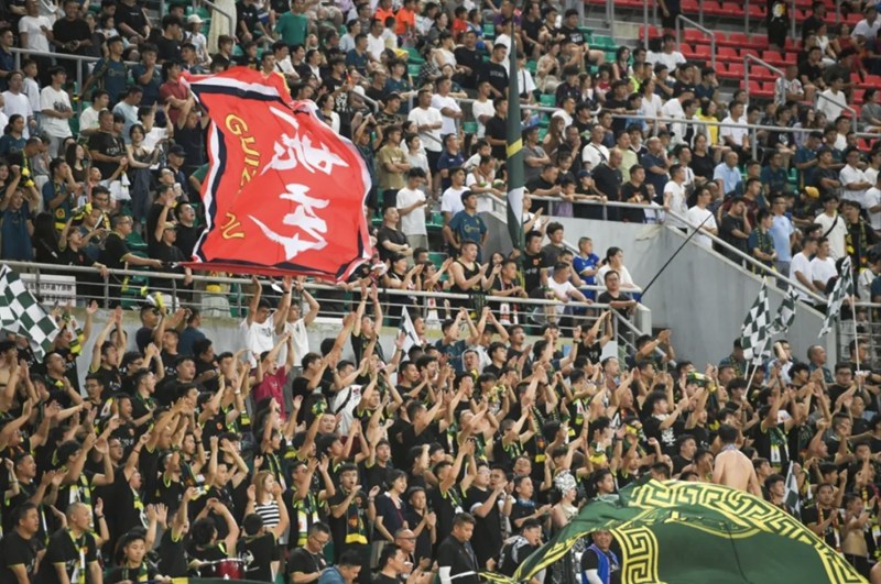  罗马球迷抗议票价，极端横幅惊扰奥林匹克  